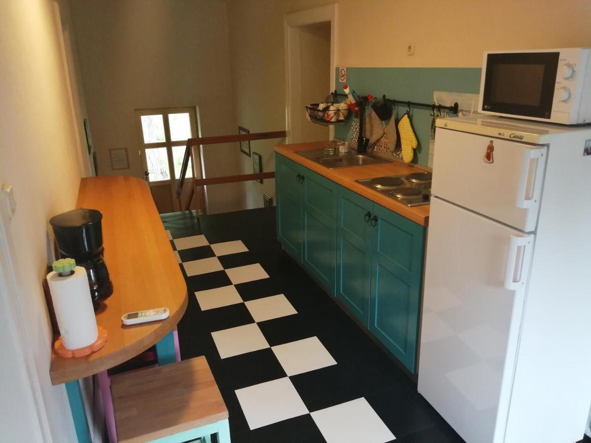 Flora Apartment Drivenik Екстериор снимка